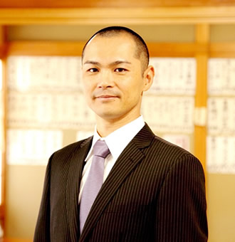 大須賀 允也(開成店店長)